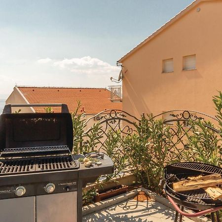 Awesome Apartment In Krvavica With Kitchen Exteriör bild