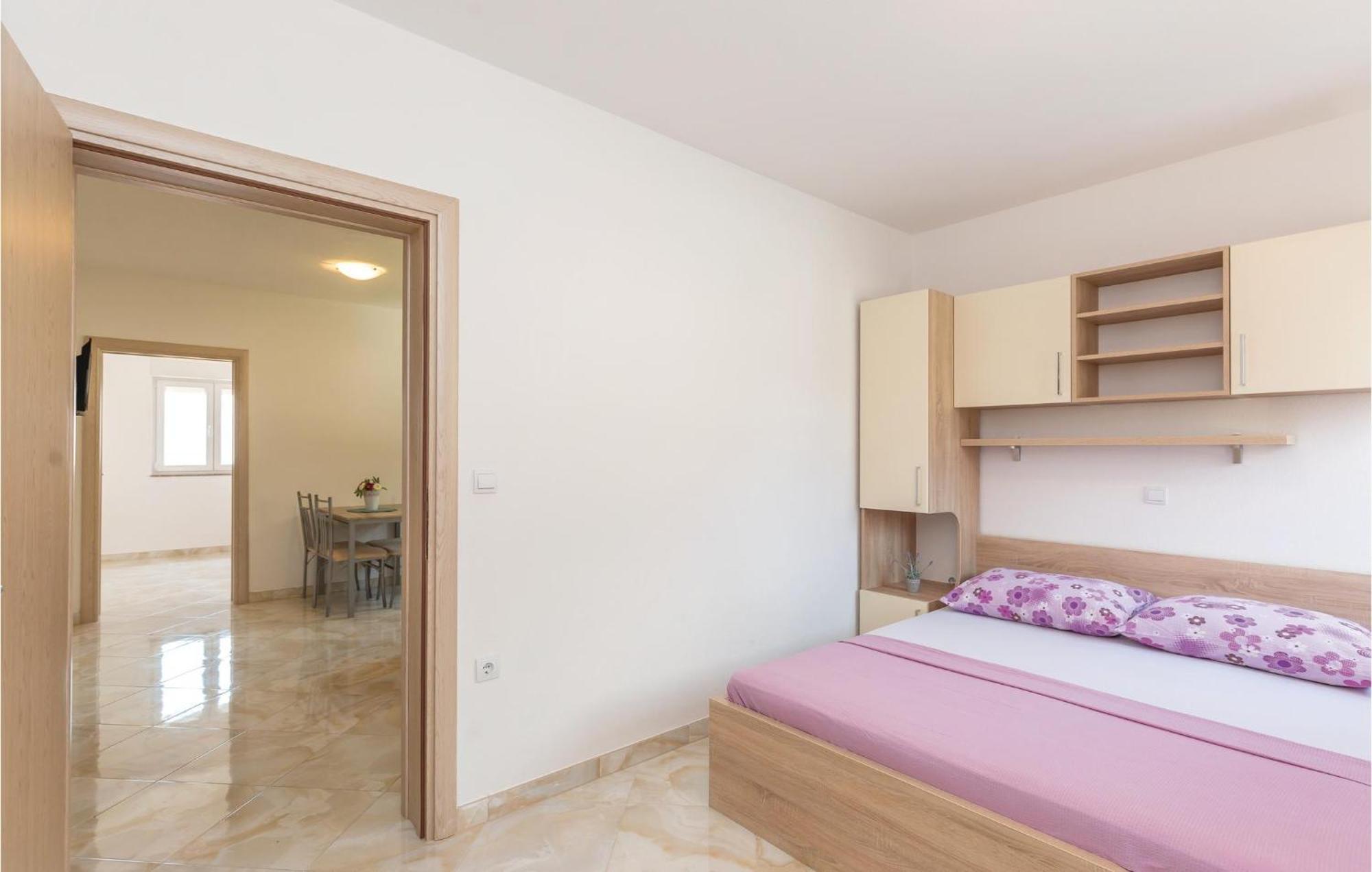 Awesome Apartment In Krvavica With Kitchen Exteriör bild